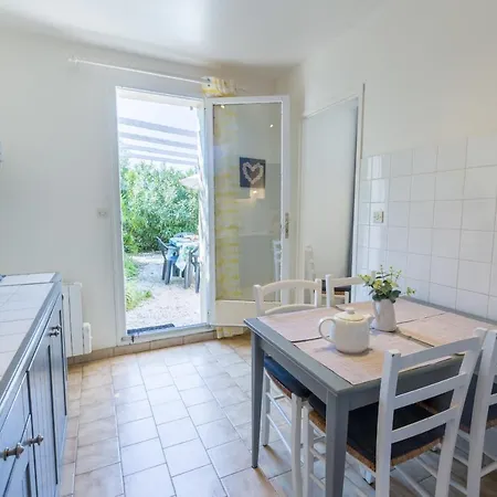 L'auguiere Ouest, Maisonnette Au Coeur Du Vignoble Proche De La Et Des Sentiers Cotiers 別荘